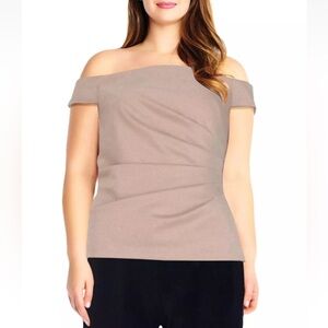ADRIANNA PAPELL Tan Pleated Side Trim Off Shoulder Short Sleeve Top - Reemoly